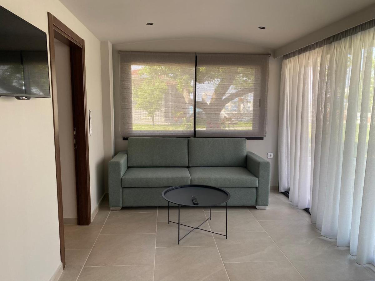 Zinozis Beach Apartments Vourvourou Eksteriør billede