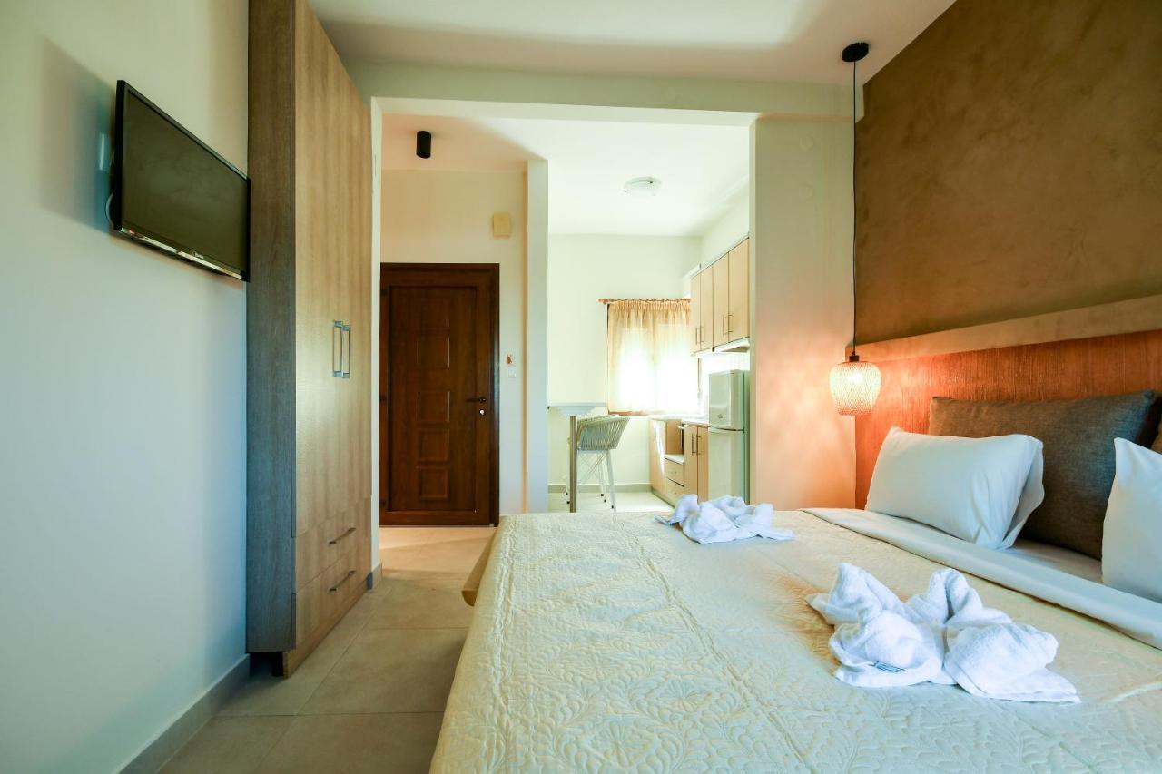 Zinozis Beach Apartments Vourvourou Eksteriør billede